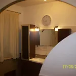 Domos Le Due Tuie Bed and Breakfast