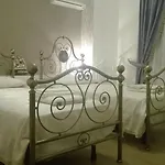 Bed and Breakfast Domos Le Due Tuie 3*