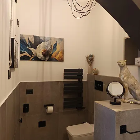 Domos Le Due Tuie Bed and Breakfast 3*