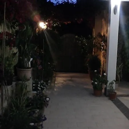 Couette-café Domos Le Due Tuie Piscinas