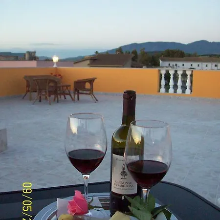 Bed and Breakfast Domos Le Due Tuie