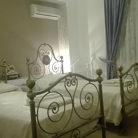 Domos Le Due Tuie Bed and breakfast Piscinas