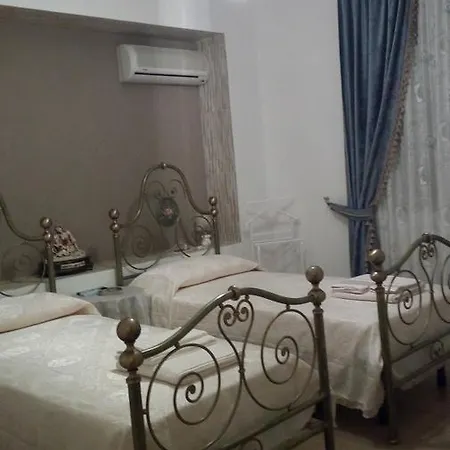 Domos Le Due Tuie Bed and Breakfast