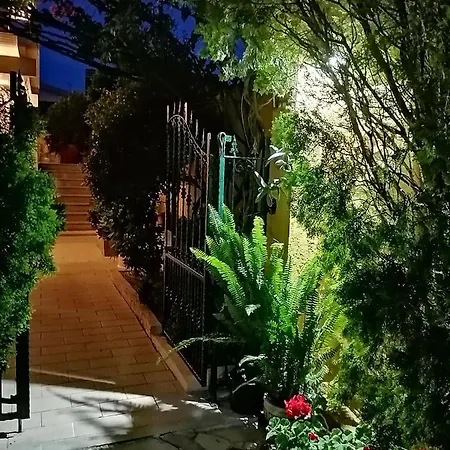 Domos Le Due Tuie 3*