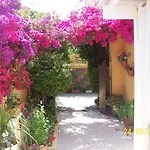 B&B Domos Le Due Tuie 3*