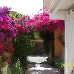 Domos Le Due Tuie فندق مبيت وإفطار بيسكيناس