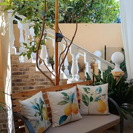 Bed & Breakfast Domos Le Due Tuie Piscinas