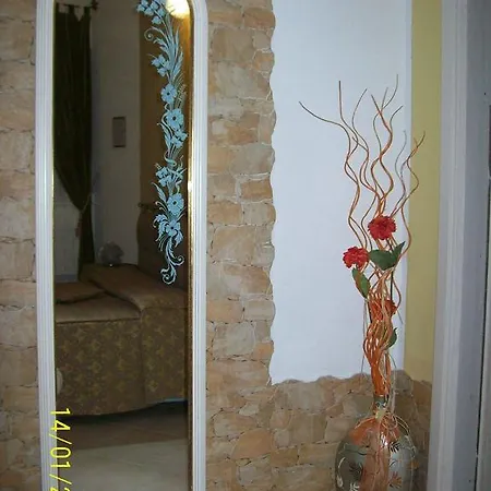 Domos Le Due Tuie Bed & Breakfast *
