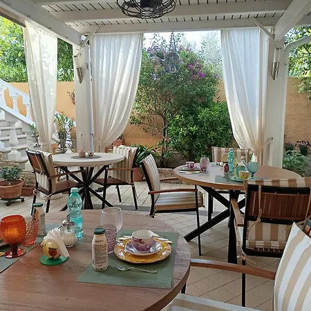 Domos Le Due Tuie Couette-café