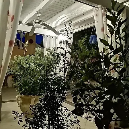 Domos Le Due Tuie Oda ve Kahvaltı